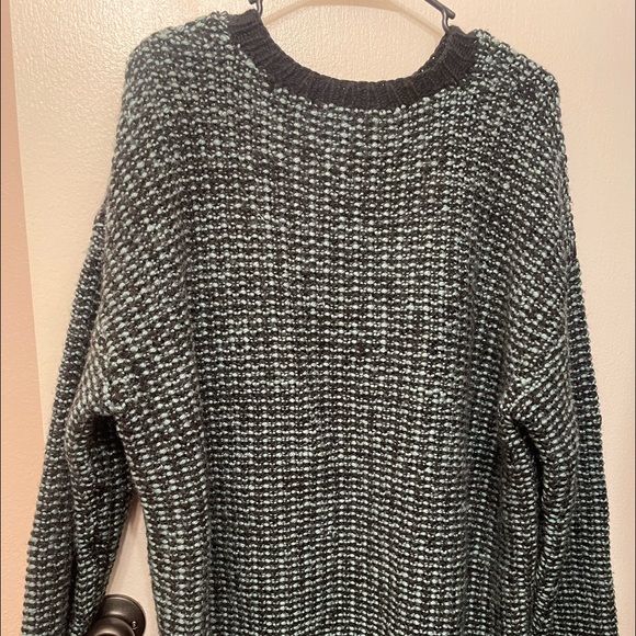 SWEATER HANDMADE - Picture 2 of 6